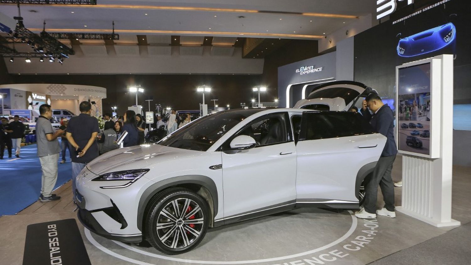 Uluslararası Enerji Ajansı'na Göre İlk Çeyrekte Dünya Genelinde Elektrikli Araç Satışları Artarken, Avrupa Dışında Yükseliş Devam Ediyor