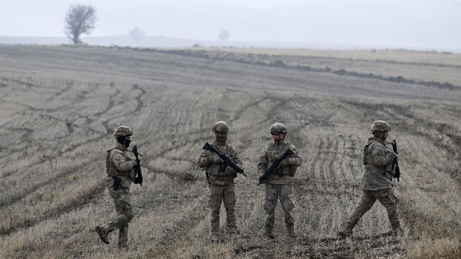 Türkiye'de Salı günü Libya Genelkurmay Başkanı'na ait uçağın düşmesi sonucu iki Fransız mürettebat hayatını kaybetti