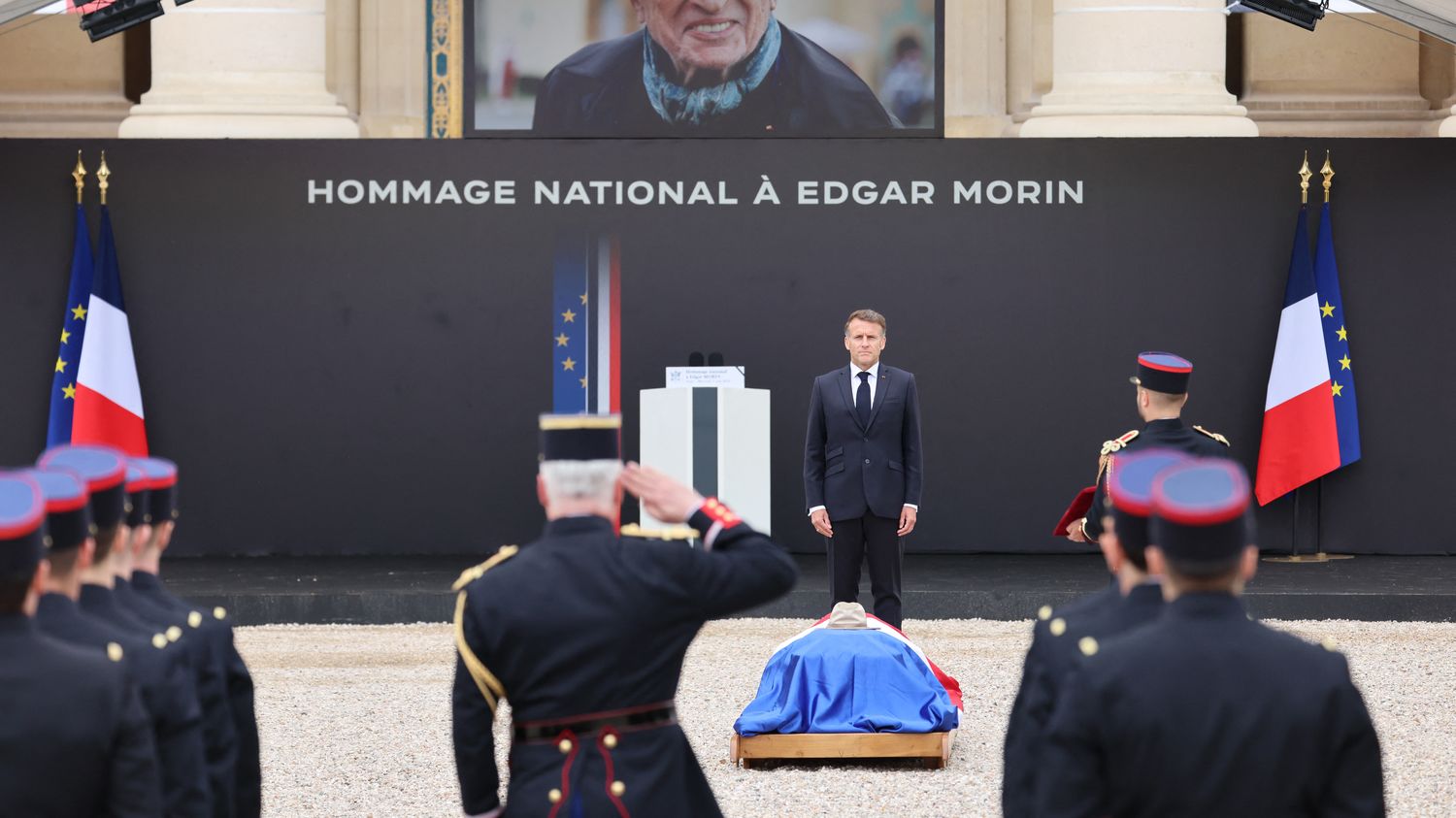 Edgar Morin'e Ulusal Anma: Emmanuel Macron'un Başkanlığındaki Les Invalides'teki Töreni Yeniden Yaşayın
